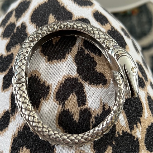 Unusual whimsical Brighton Bracelet - Picture 4 of 5